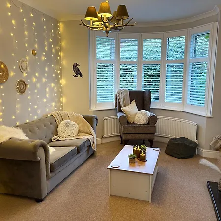 The Nordic Nook - 3 Bedroom House Plus Double Sofabed-3